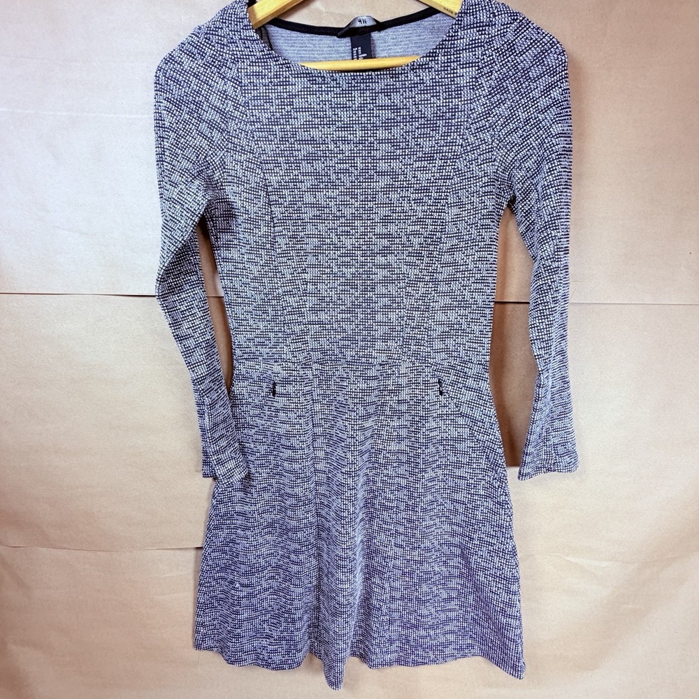 H&M Womens XS Black White Knit Fit Flare Skater Dress Long Sleeve